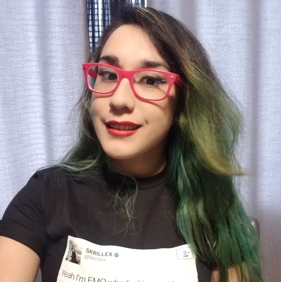 Meet your Posher, Emilee - Picture 3 of 4